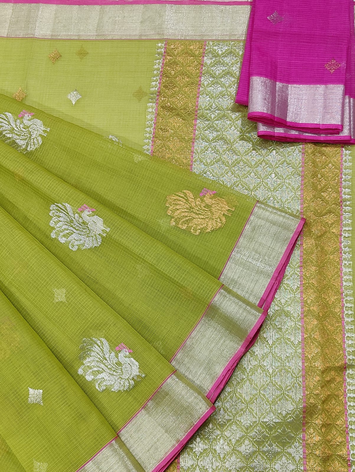 Exclusive Zarikota Saree with contrast blouse