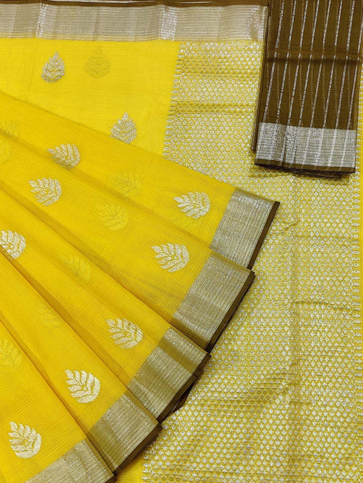 Exclusive Zarikota Saree with contrast blouse