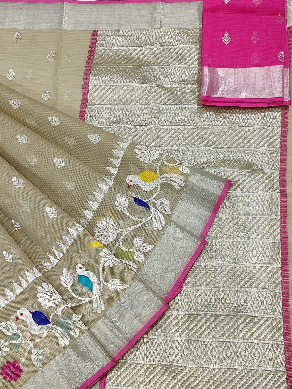 Exclusive Zarikota Saree with contrast blouse