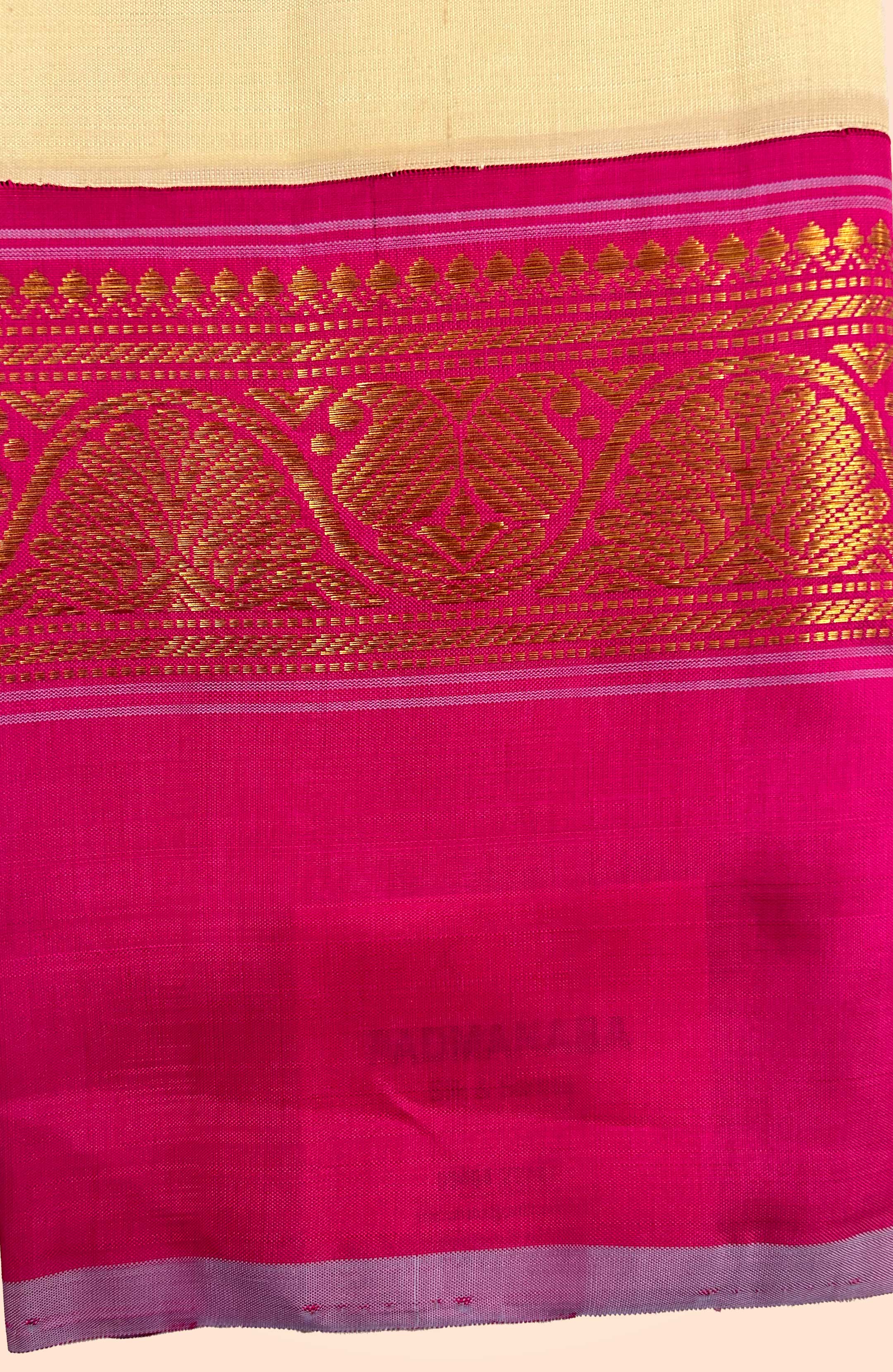 KANCHIPURAM PLAIN SILK BUTA